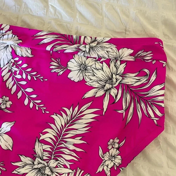 California Waves pink floral bikini bottom - Picture 8 of 11